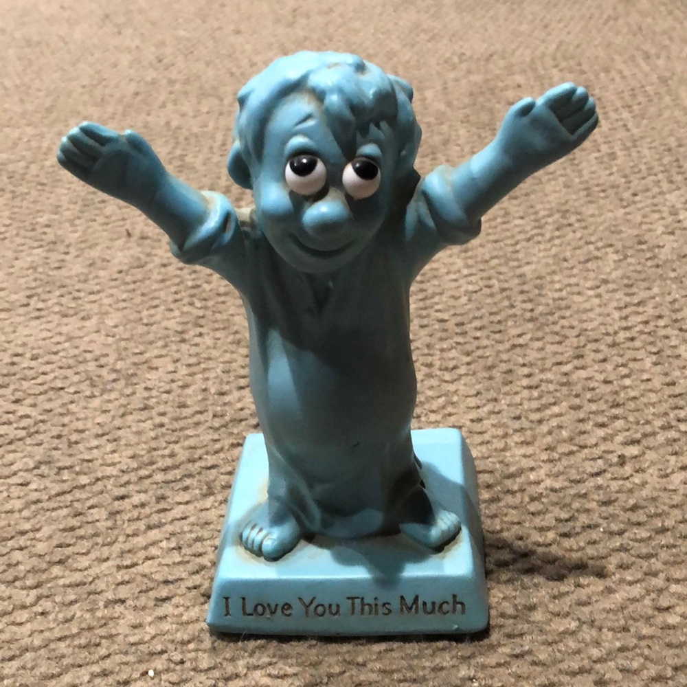 1970 vintage “I love you this much” blue statue